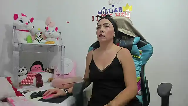 Snapshot of GatitaSexy_Hotwet4u chatting on December 13, 8:47 pm GatitaSexy Hotwet4u online show from December 13, 8:47 pm