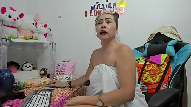 Snapshot of GatitaSexy_Hotwet4u chatting on January 29, 4:26 am GatitaSexy Hotwet4u online show from January 29, 4:26 am