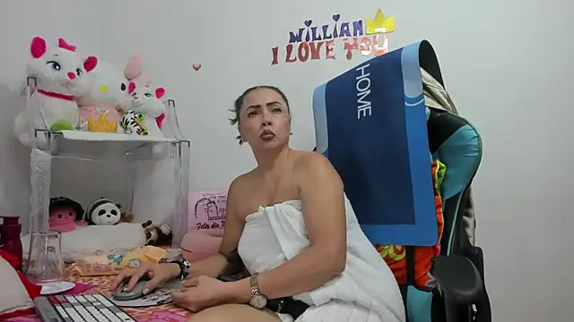 Snapshot of GatitaSexy_Hotwet4u chatting on February 12, 12:16 am GatitaSexy Hotwet4u online show from February 12, 12:16 am