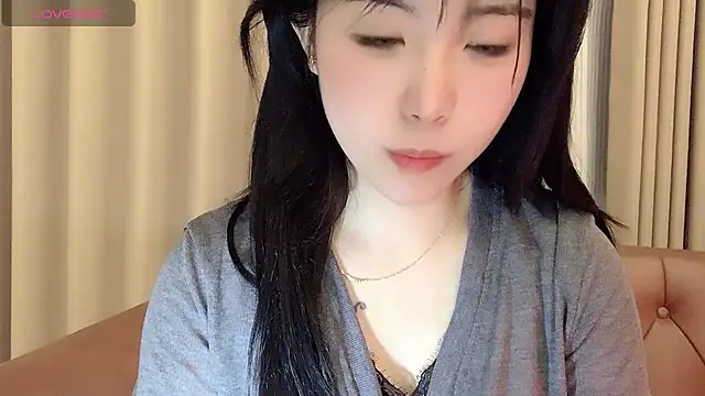 NickiBloom online show from February 8, 12:28 pm