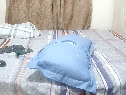 slender sweet online show from October 9, 8:40 pm