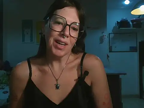 Snapshot of Calentandote chatting on June 18, 9:14 am Calentandote online show from June 18, 9:14 am