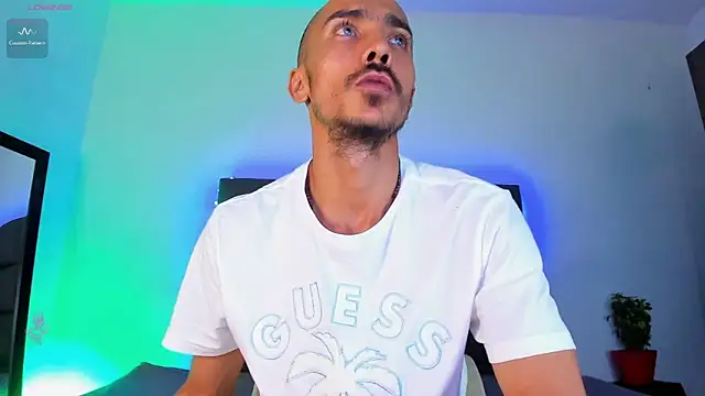 Snapshot of steven_hott8 chatting on September 10, 4:23 am steven hott8 online show from September 10, 4:23 am