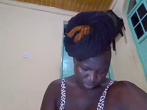 Prety petty online show from February 12, 7:35 pm