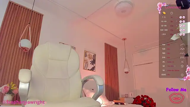 TiffanyWright online show from January 21, 7:17 pm