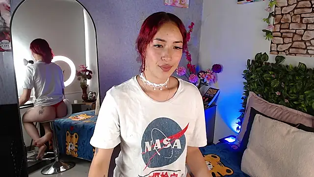 Snapshot of Cassie_fletcher_ chatting on December 26, 6:01 pm Cassie fletcher online show from December 26, 6:01 pm