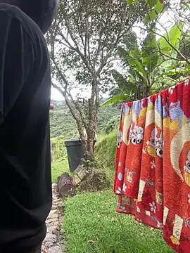 Snapshot of FlpGmz chatting on March 29, 9:59 pm FlpGmz online show from March 29, 9:59 pm