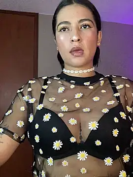 Cleopatracute  online show from December 10, 6:06 pm