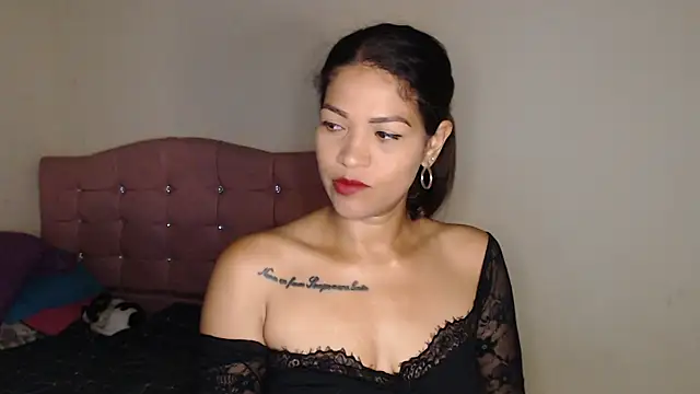 makennaa  online show from November 27, 9:22 am