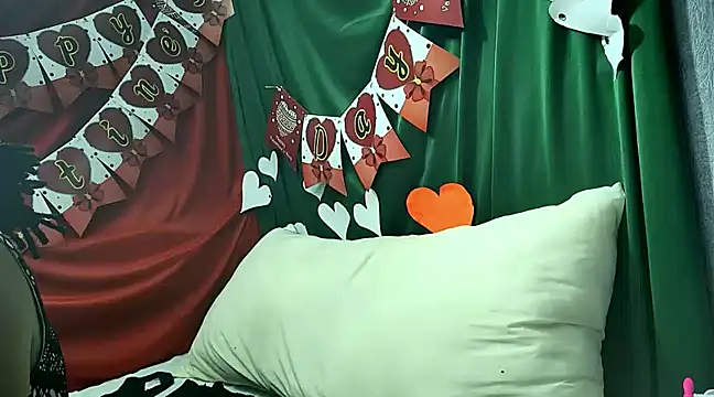 Snapshot of Squirt_Princess chatting on February 11, 3:40 pm Squirt Princess online show from February 11, 3:40 pm