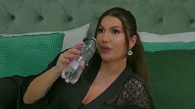 itsjessiebabe online show from January 8, 3:28 pm