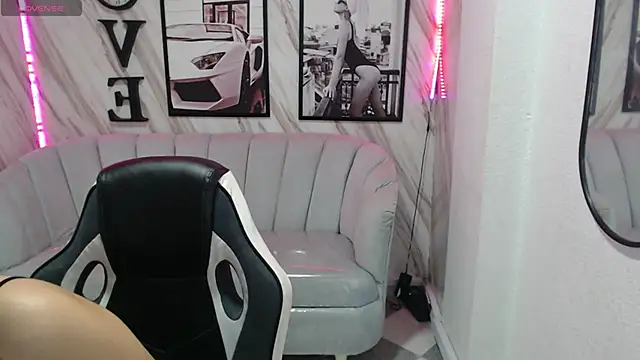 Snapshot of _samantha_b chatting on December 19, 12:45 pm samantha b online show from December 19, 12:45 pm