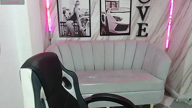 Snapshot of _samantha_b chatting on February 1, 12:47 pm samantha b online show from February 1, 12:47 pm