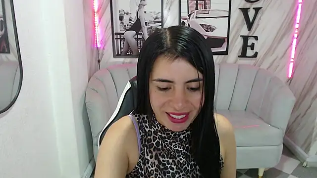 Snapshot of _samantha_b chatting on February 3, 12:57 pm samantha b online show from February 3, 12:57 pm