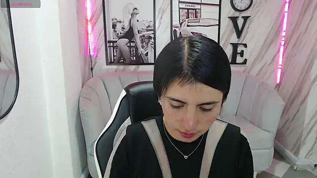 Snapshot of _samantha_b chatting on February 4, 12:55 pm samantha b online show from February 4, 12:55 pm