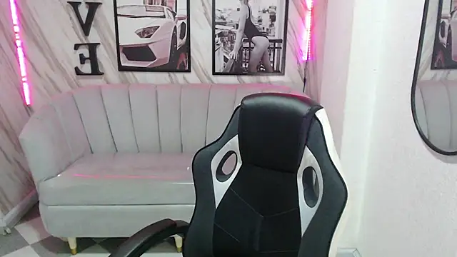 Snapshot of _samantha_b chatting on February 5, 12:49 pm samantha b online show from February 5, 12:49 pm