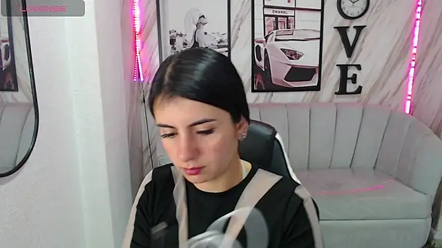 Snapshot of _samantha_b chatting on March 8, 12:52 pm samantha b online show from March 8, 12:52 pm