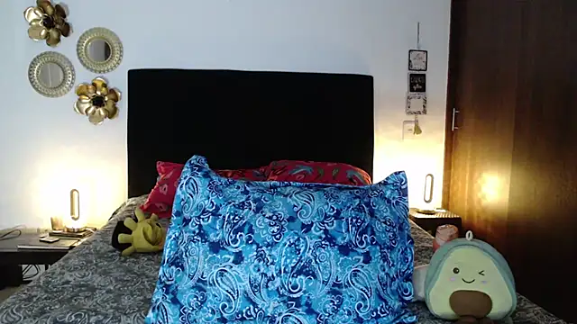 Snapshot of TatianaMonteross chatting on October 27, 4:16 am TatianaMonteross online show from October 27, 4:16 am