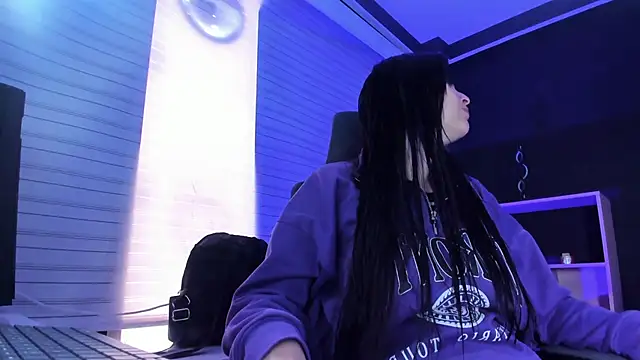 TifanyWhite  online show from February 23, 8:00 pm