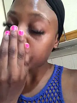 Snapshot of NAUGHTYSHALOTXX chatting on December 8, 7:47 am NAUGHTYSHALOTXX online show from December 8, 7:47 am