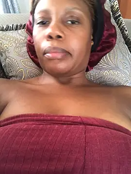 Snapshot of NAUGHTYSHALOTXX chatting on February 23, 11:33 am NAUGHTYSHALOTXX online show from February 23, 11:33 am