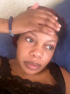 Snapshot of NAUGHTYSHALOTXX chatting on October 8, 7:39 am NAUGHTYSHALOTXX online show from October 8, 7:39 am