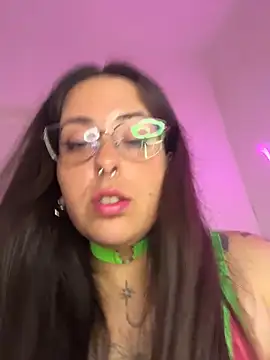 Snapshot of Mizztikaa chatting on February 16, 4:58 pm Mizztikaa online show from February 16, 4:58 pm