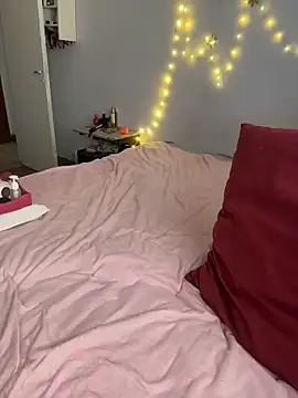 Snapshot of Mizztikaa chatting on March 11, 6:25 pm Mizztikaa online show from March 11, 6:25 pm