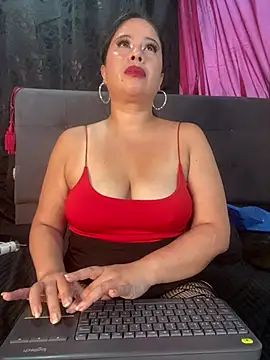 Leahstonee2 online show from January 14, 11:05 pm