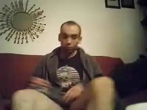 Snapshot of DrbigdickUK chatting on October 17, 7:49 pm DrbigdickUK online show from October 17, 7:49 pm