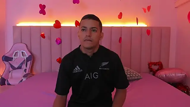 SophieRoyals online show from February 13, 12:00 pm