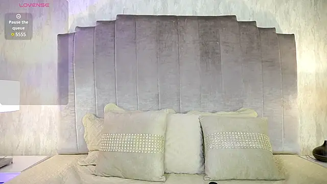 ashlyestone online show from January 17, 2:50 am