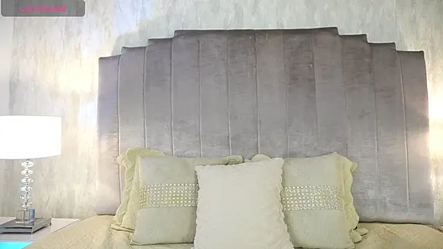 ashlyestone online show from January 28, 2:43 am