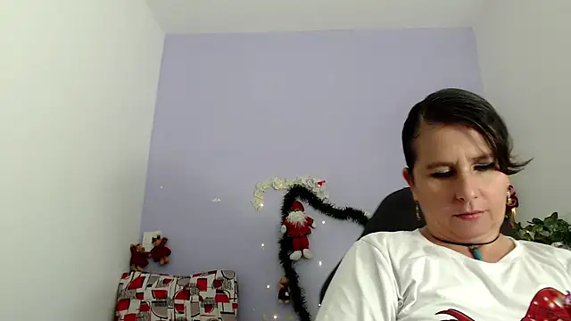 victoria jones online show from January 8, 3:39 pm