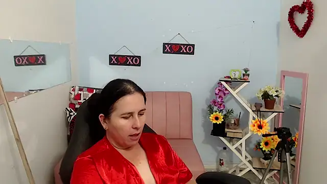 Snapshot of victoria_jones chatting on October 3, 4:15 pm victoria jones online show from October 3, 4:15 pm