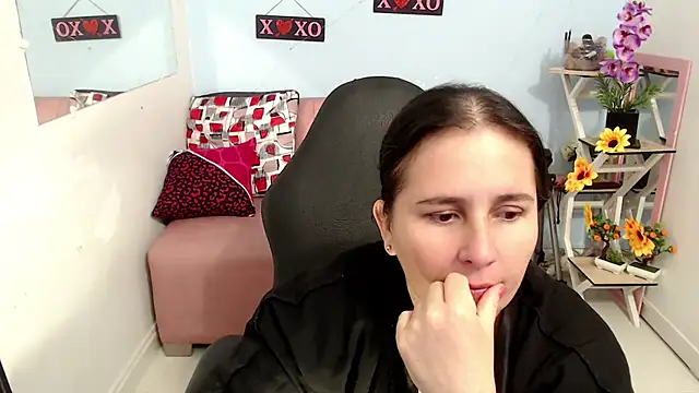 victoria jones online show from October 21, 6:41 pm