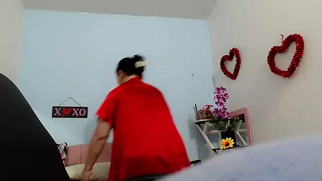 Snapshot of victoria_jones chatting on October 25, 12:34 pm victoria jones online show from October 25, 12:34 pm