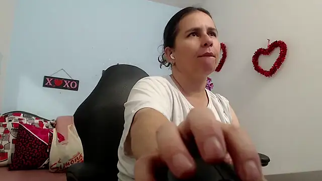 victoria jones online show from October 27, 2:43 pm