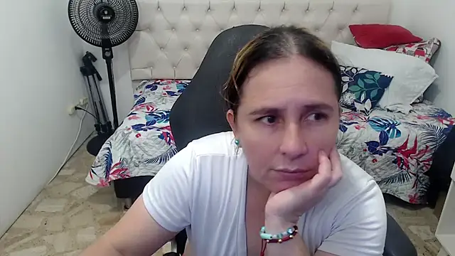 victoria jones online show from March 31, 2:06 pm