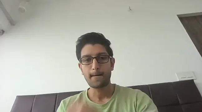 Snapshot of arjun_077 chatting on December 20, 10:16 am arjun 077 online show from December 20, 10:16 am