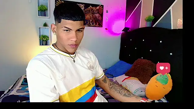 Damian latinxxx online show from March 21, 6:05 am
