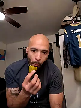 Snapshot of JohnnyDeep187 chatting on February 26, 6:04 am JohnnyDeep187 online show from February 26, 6:04 am