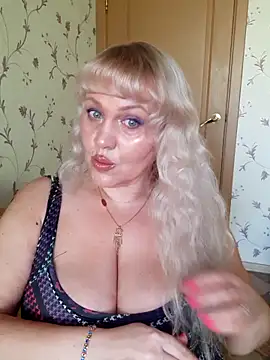 IsabellaBoni online show from May 12, 6:43 am