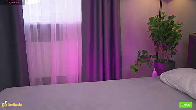 Snapshot of Bellacle chatting on October 12, 8:02 am Bellacle online show from October 12, 8:02 am