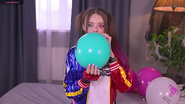 Snapshot of Bellacle chatting on October 31, 7:42 am Bellacle online show from October 31, 7:42 am