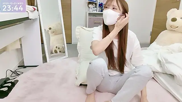 Snapshot of -SHINON- chatting on October 1, 2:45 pm -SHINON- online show from October 1, 2:45 pm