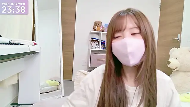 Snapshot of -SHINON- chatting on November 19, 2:39 pm -SHINON- online show from November 19, 2:39 pm