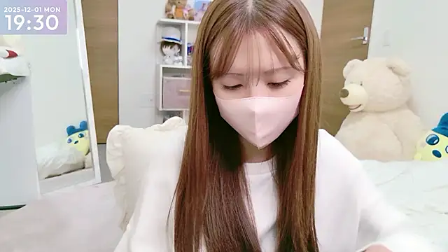 Snapshot of -SHINON- chatting on December 1, 10:31 am -SHINON- online show from December 1, 10:31 am