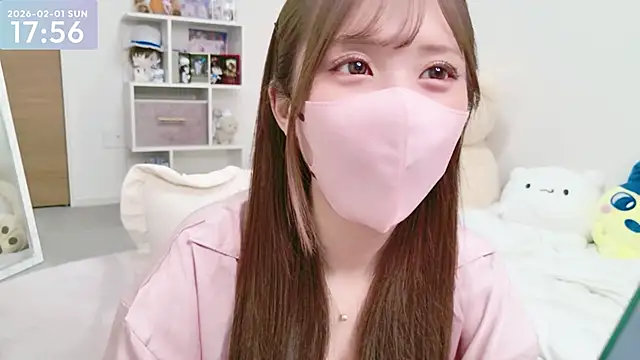 Snapshot of -SHINON- chatting on February 1, 8:57 am -SHINON- online show from February 1, 8:57 am