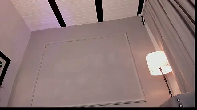 Isabellsmmith online show from March 13, 10:15 am